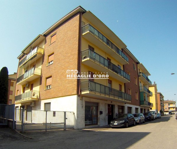 negozio in vendita a Modena in zona San Cataldo
