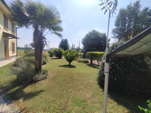 casa indipendente in vendita a Modena in zona Crocetta