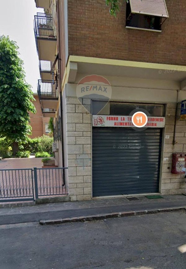 locale commerciale in vendita a Modena