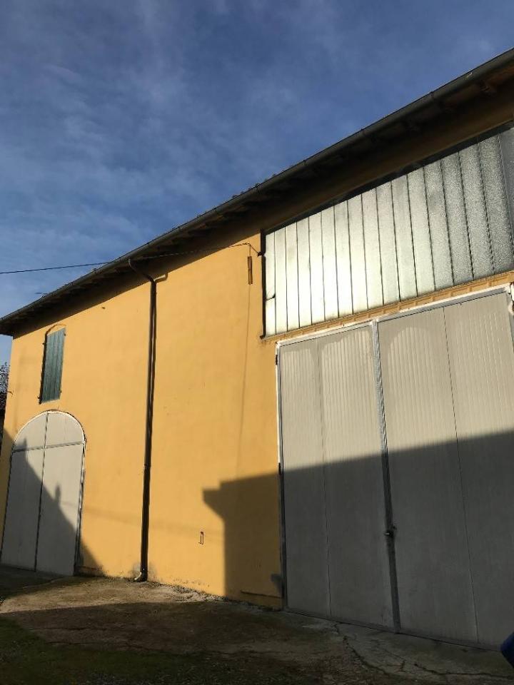casale in vendita a Modena in zona Villanova