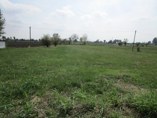 terreno edificabile in vendita a Modena in zona Cittanova