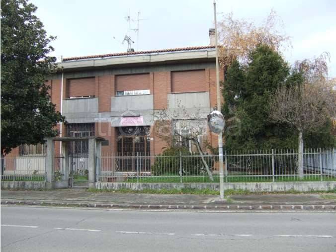 negozio in vendita a Modena