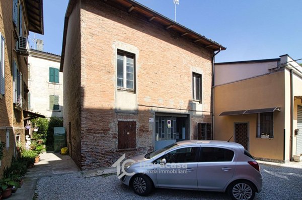 casa indipendente in vendita a Modena