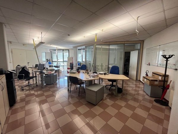 ufficio in vendita a Modena