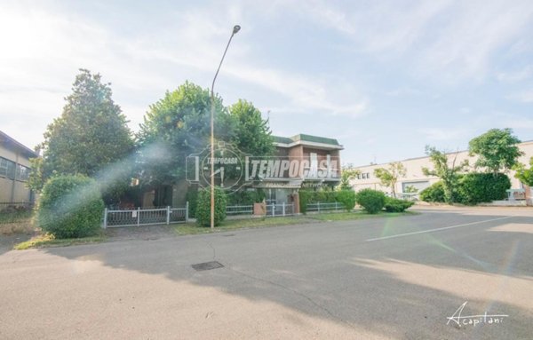 casa indipendente in vendita a Modena in zona San Lazzaro / Modena Est