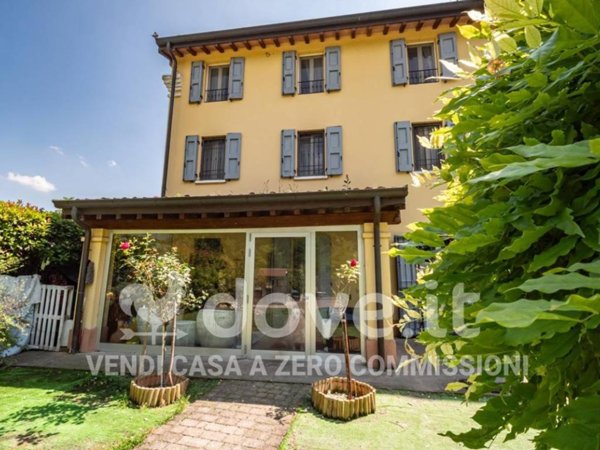 casa indipendente in vendita a Modena in zona Sant'Agnese