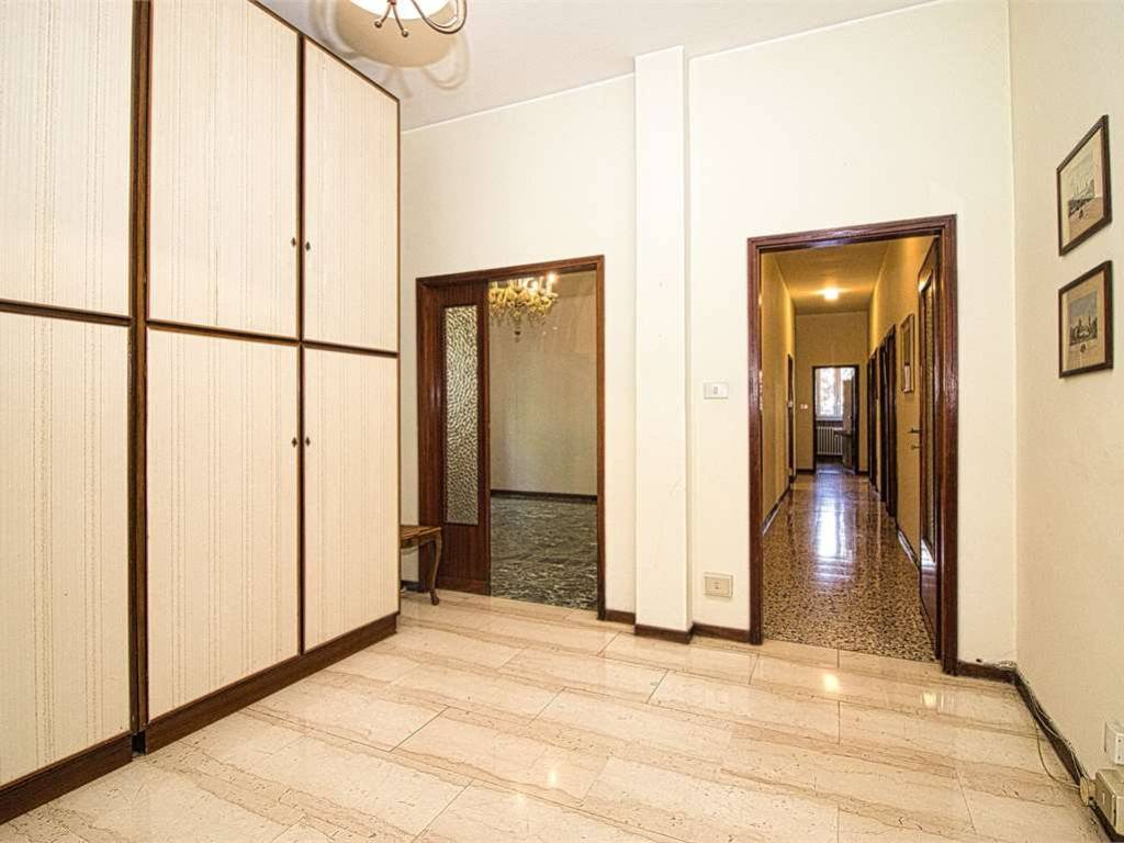 appartamento in vendita a Modena in zona Centro Storico