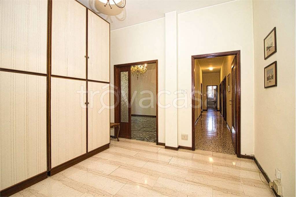 appartamento in vendita a Modena in zona Centro Storico