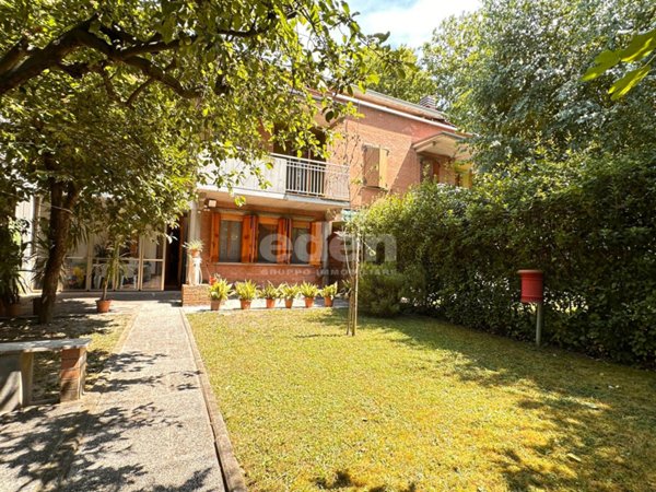 casa indipendente in vendita a Modena in zona San Faustino