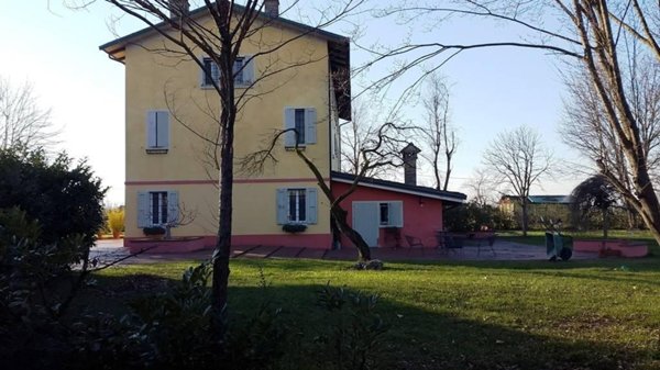 casa indipendente in vendita a Modena in zona Cognento