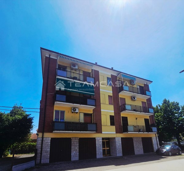 appartamento in vendita a Modena in zona Madonnina / Quattro Ville