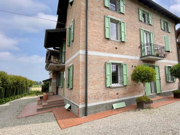 casa indipendente in vendita a Modena in zona Marzaglia