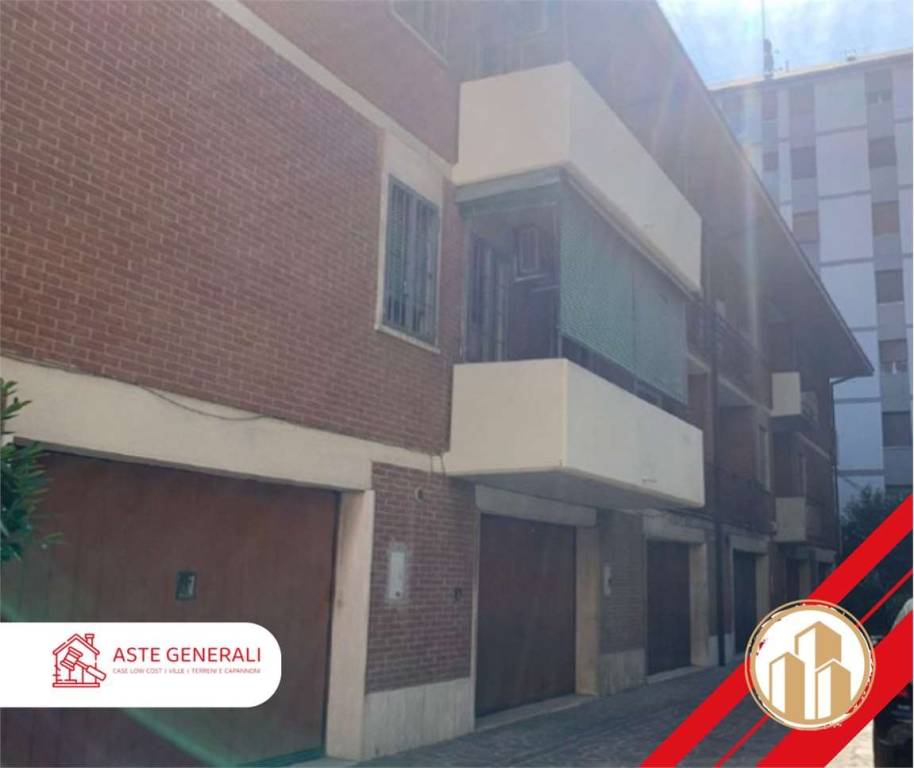 casa indipendente in vendita a Modena in zona Sant'Agnese