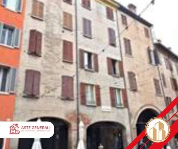 appartamento in vendita a Modena in zona Centro Storico