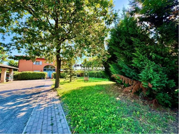 casa indipendente in vendita a Modena in zona San Lazzaro / Modena Est