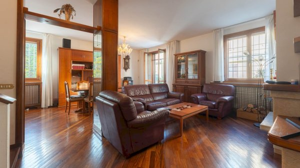 casa indipendente in vendita a Modena in zona Crocetta