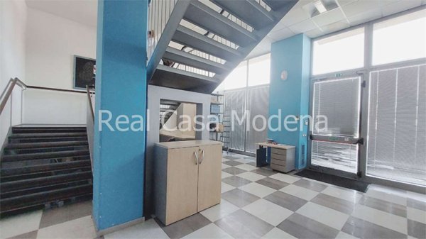 ufficio in vendita a Modena in zona Crocetta