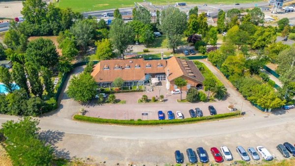 negozio in vendita a Modena in zona Cittanova