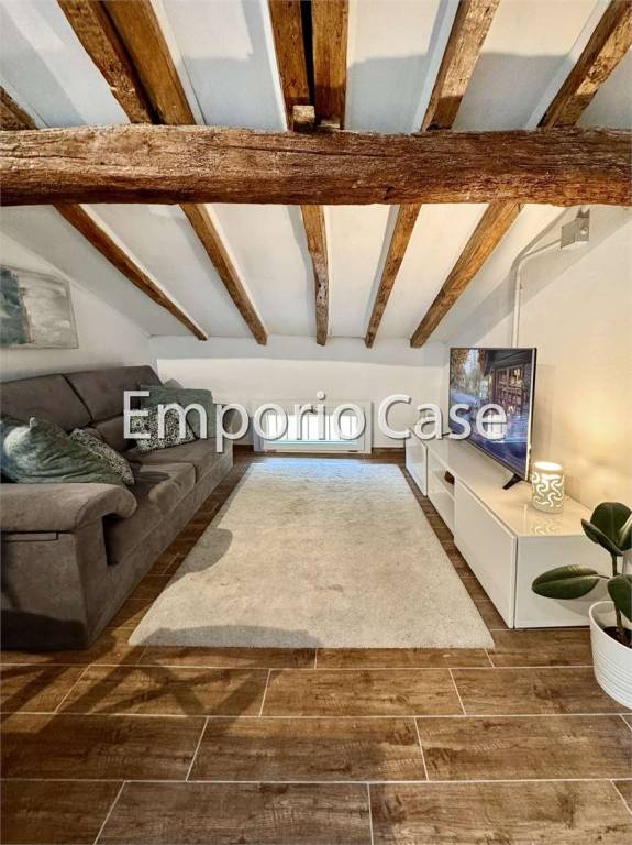 appartamento in vendita a Modena in zona Centro Storico