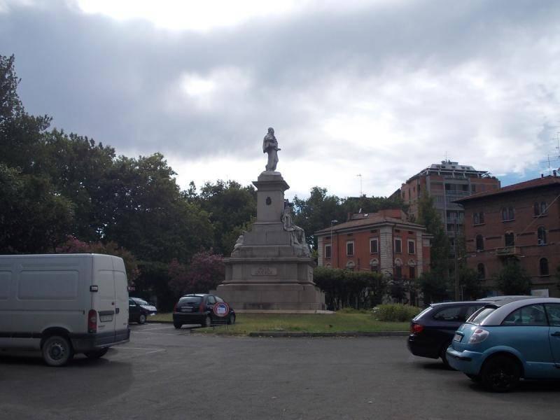 negozio in vendita a Modena in zona Vaciglio