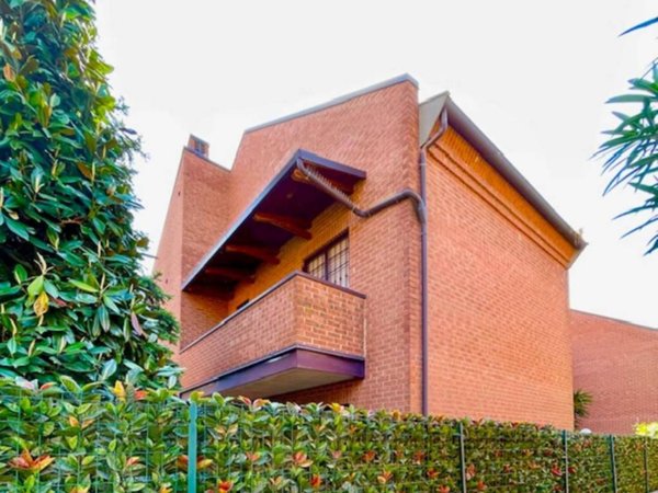 casa indipendente in vendita a Modena in zona Crocetta