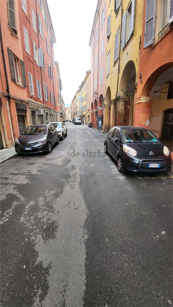 appartamento in vendita a Modena in zona Centro Storico