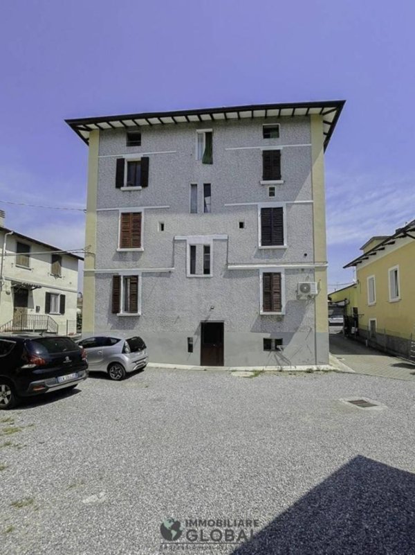 appartamento in vendita a Modena in zona Madonnina / Quattro Ville