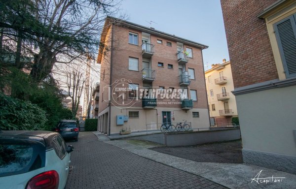 appartamento in vendita a Modena in zona Centro Storico