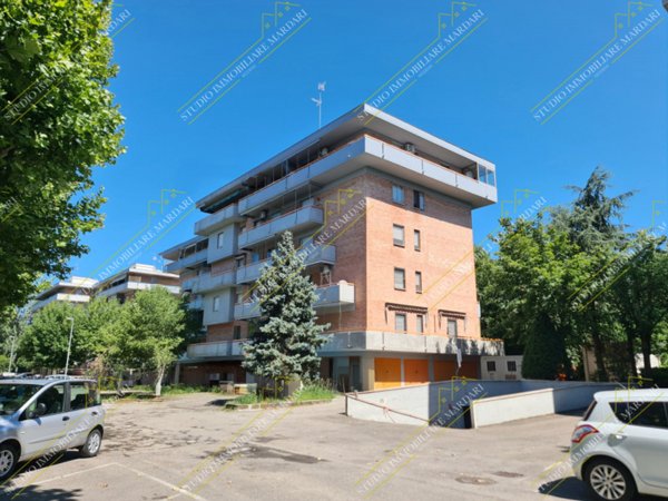 appartamento in vendita a Modena in zona Crocetta