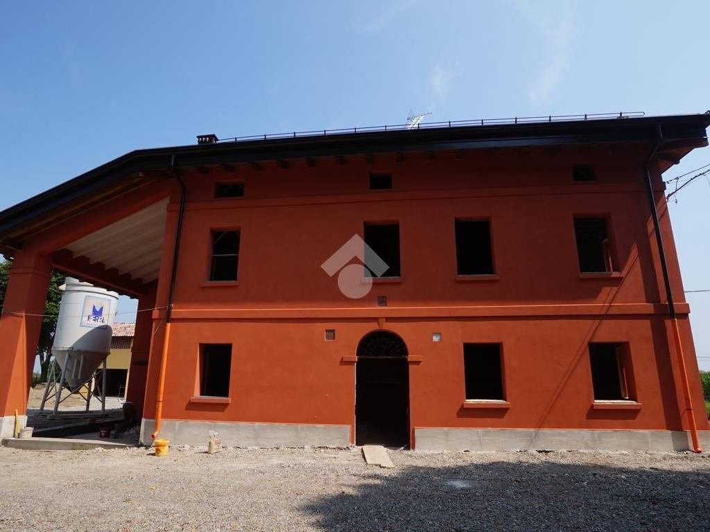 casa semindipendente in vendita a Modena in zona Cognento