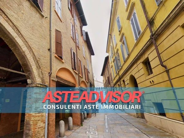 appartamento in vendita a Modena in zona Centro Storico