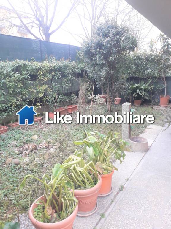 casa indipendente in vendita a Modena in zona Madonnina / Quattro Ville