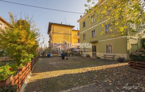 appartamento in vendita a Modena in zona Madonnina / Quattro Ville