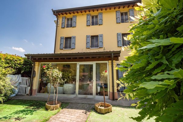 casa indipendente in vendita a Modena in zona Sant'Agnese