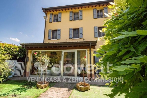 casa indipendente in vendita a Modena in zona Sant'Agnese