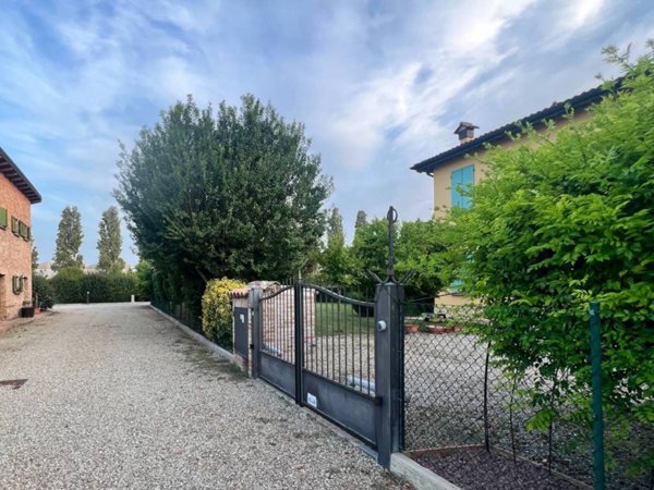 casa indipendente in vendita a Modena in zona Lesignana