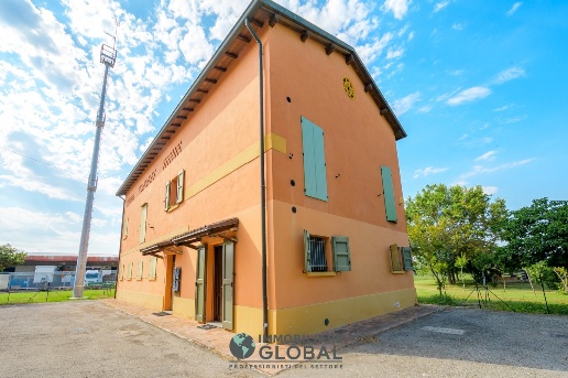 appartamento in vendita a Modena in zona San Lazzaro / Modena Est