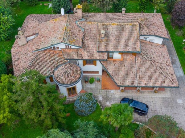 casa indipendente in vendita a Modena in zona Sant'Agnese