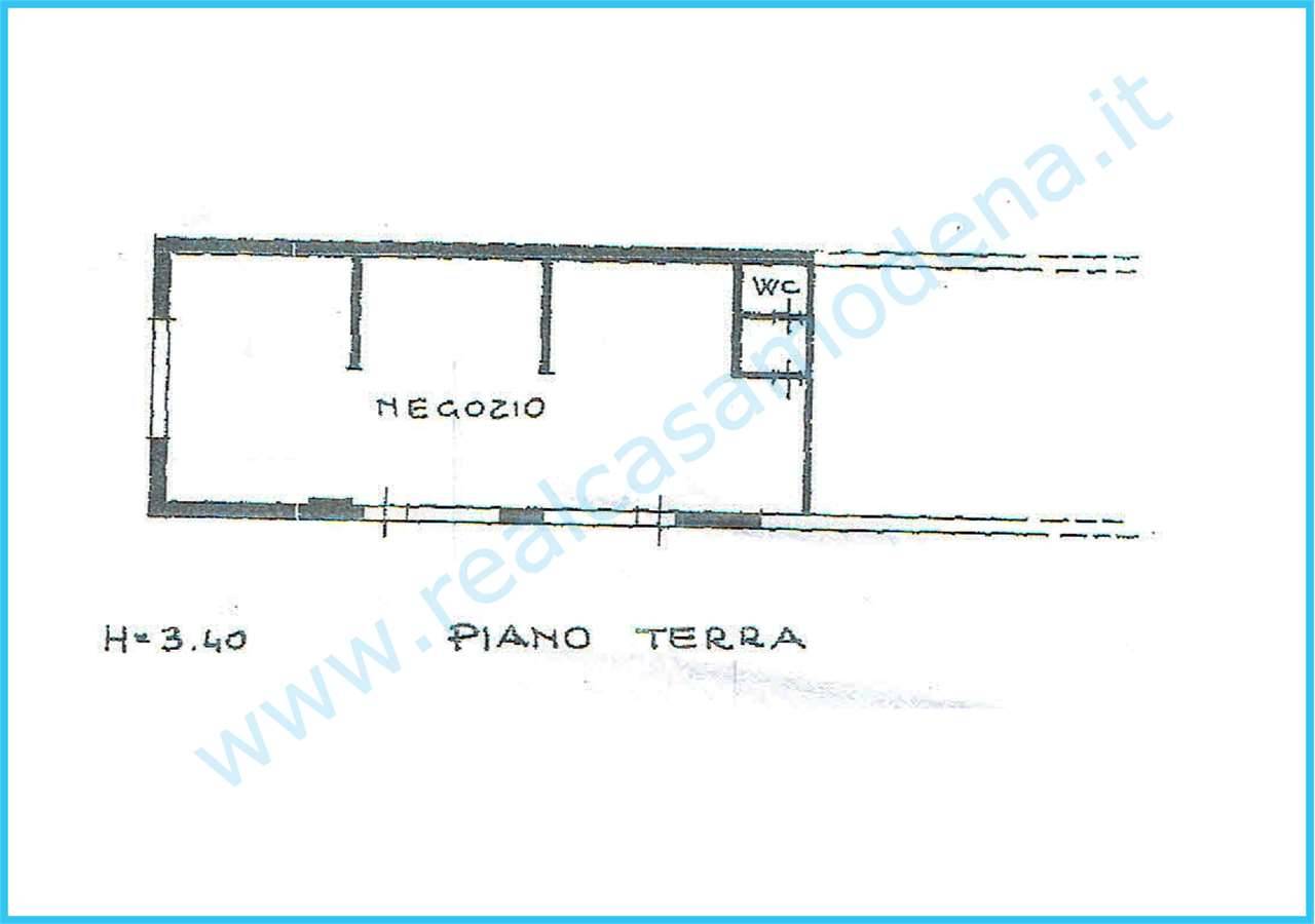 negozio in vendita a Modena in zona Centro Storico