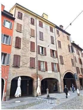 appartamento in vendita a Modena in zona Centro Storico