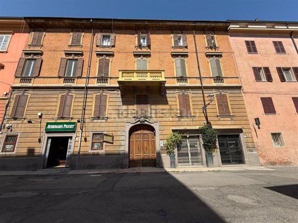 appartamento in vendita a Modena in zona Centro Storico