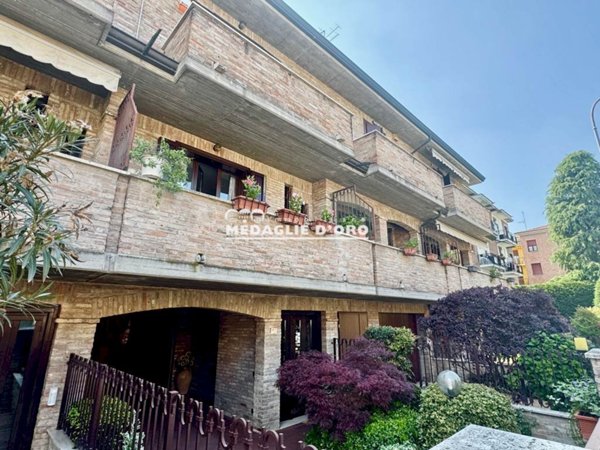 casa indipendente in vendita a Modena in zona Buon Pastore