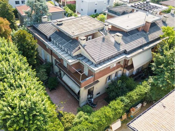 casa indipendente in vendita a Modena in zona Buon Pastore
