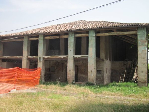 intera palazzina in vendita a Modena in zona Vaciglio