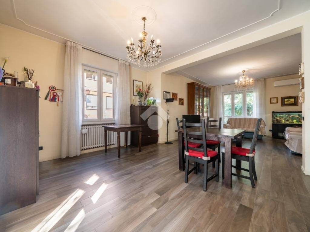 casa indipendente in vendita a Modena in zona Buon Pastore