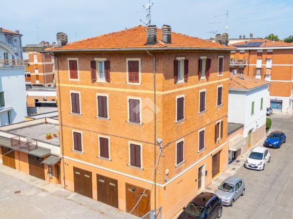 appartamento in vendita a Modena in zona Centro Storico