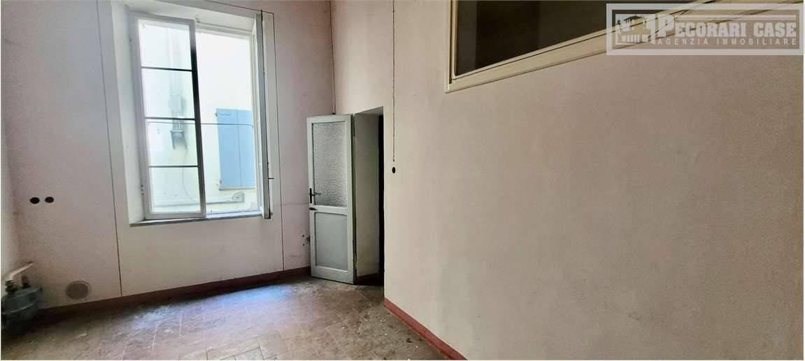 appartamento in vendita a Modena in zona Centro Storico
