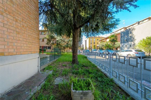 appartamento in vendita a Modena in zona Crocetta