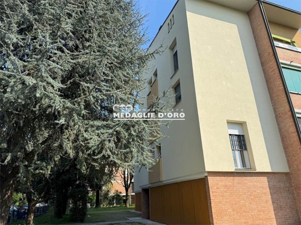 appartamento in vendita a Modena in zona Crocetta