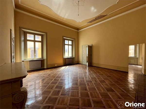 ufficio in vendita a Modena in zona Centro Storico